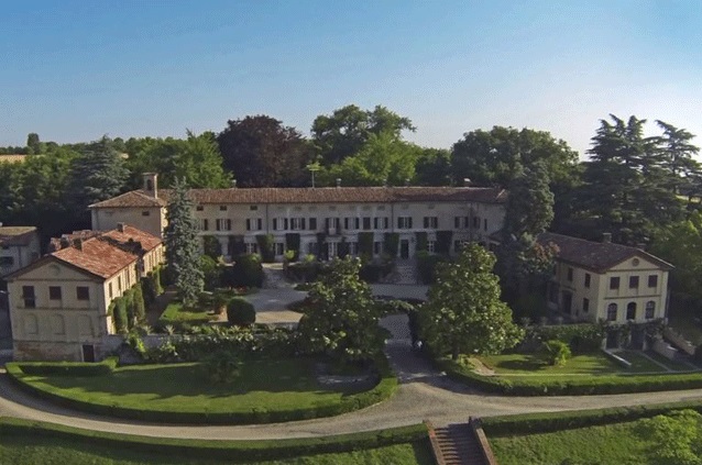 Замок в Италии продается по цене квартиры в Лондоне