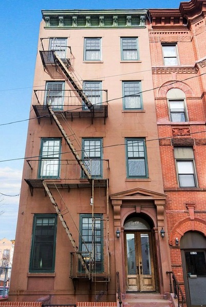 Behold, the 15 Oldest Houses For Sale in NYC Right Now_15