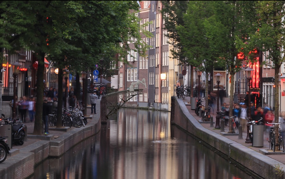 MX3D to 3D Print a Bridge in Mid-Air over Amsterdam Canal
