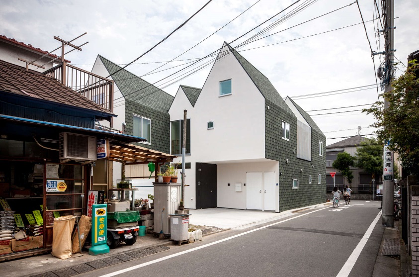 This Shingled Tokyo House Was Built With Demolition in Mind_2