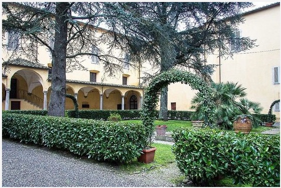 За 18 млн евро в Италии можно купить монастырь_3